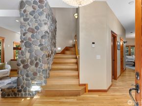 14677 Sivertson Road NE, Bainbridge Island WA 98110