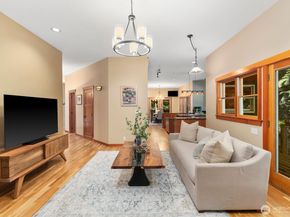 14677 Sivertson Road NE, Bainbridge Island WA 98110