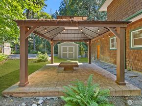 14677 Sivertson Road NE, Bainbridge Island WA 98110