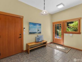 14677 Sivertson Road NE, Bainbridge Island WA 98110