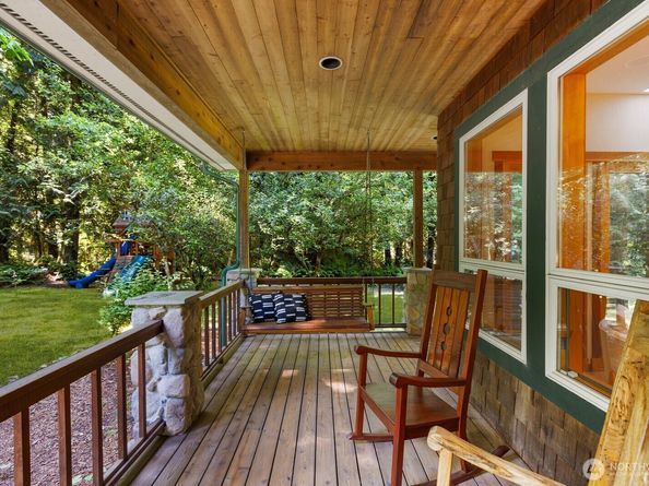 14677 Sivertson Road NE, Bainbridge Island WA 98110
