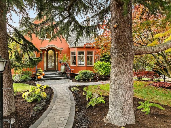 3639 Magnolia Boulevard W, Seattle WA 98199
