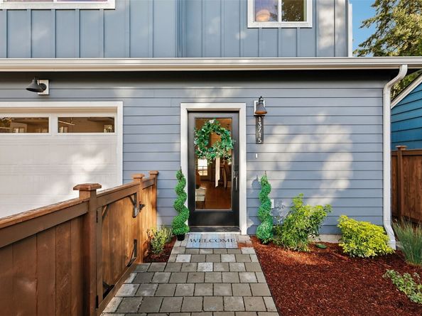 13715 Stone Avenue N, Seattle WA 98133