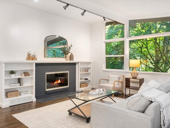 4552 151st Avenue SE, Bellevue WA 98006