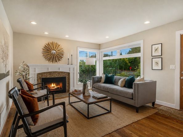 8804 5th Avenue NE, Seattle WA 98115