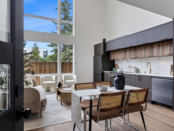 6318 41st Avenue SW 5E, Seattle WA 98136