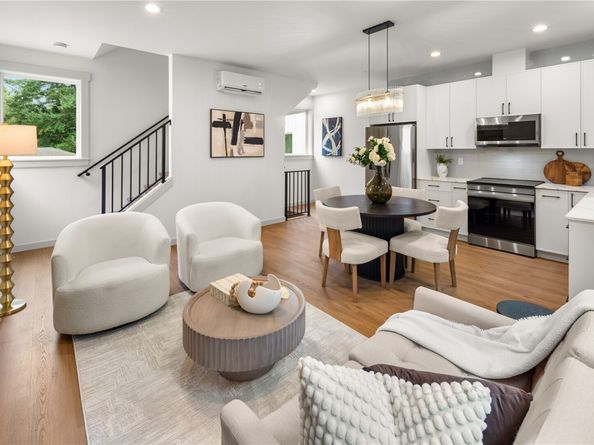 2652 B NW 95th Street, Seattle WA 98117