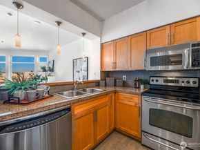 211 Kirkland Avenue 520, Kirkland WA 98033