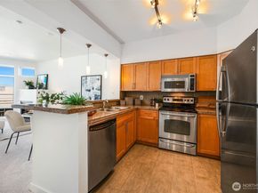 211 Kirkland Avenue 520, Kirkland WA 98033