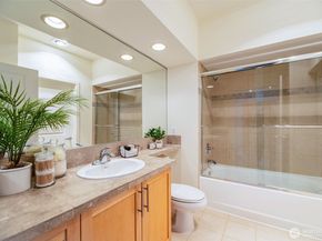 211 Kirkland Avenue 520, Kirkland WA 98033