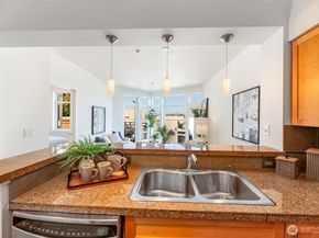 211 Kirkland Avenue 520, Kirkland WA 98033
