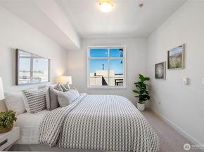 211 Kirkland Avenue 520, Kirkland WA 98033