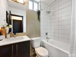 6315 42nd Avenue SW B, Seattle WA 98136