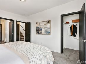 6315 42nd Avenue SW B, Seattle WA 98136