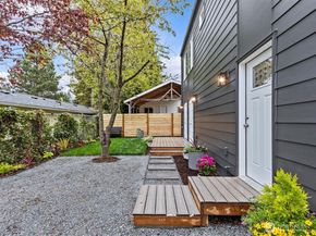 8117 17th Avenue SW B, Seattle WA 98106