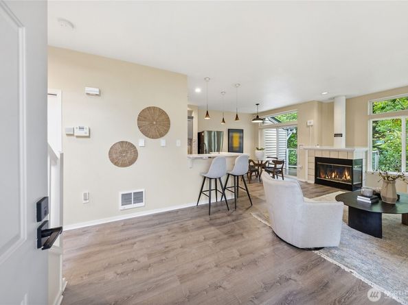 12541 NE 7th Place, Bellevue WA 98005