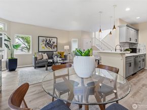 12541 NE 7th Place, Bellevue WA 98005