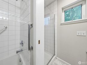 12541 NE 7th Place, Bellevue WA 98005