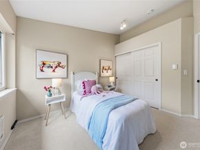 12541 NE 7th Place, Bellevue WA 98005
