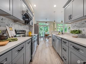 12541 NE 7th Place, Bellevue WA 98005