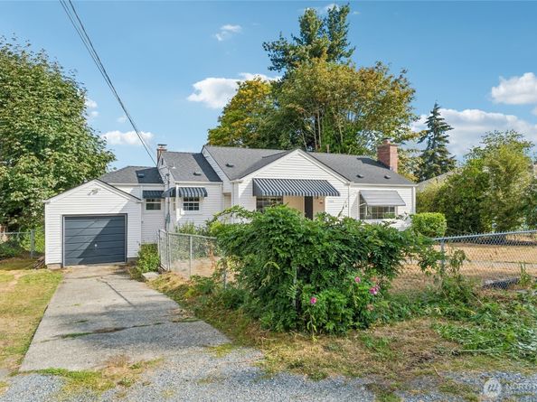 1048 S 100th Street, Seattle WA 98168