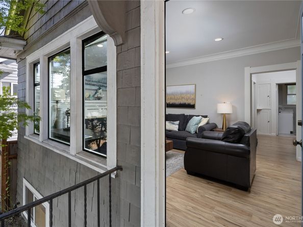 4812 Aurora Avenue N, Seattle WA 98103