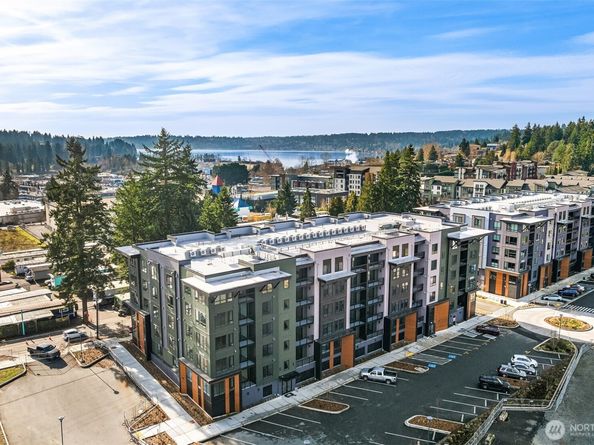 6949 NE 184th Lane 310, Kenmore WA 98028