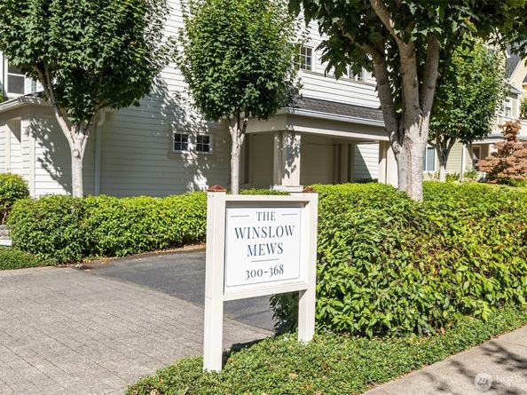 346 Wyatt Way NE 10, Bainbridge Island WA 98110