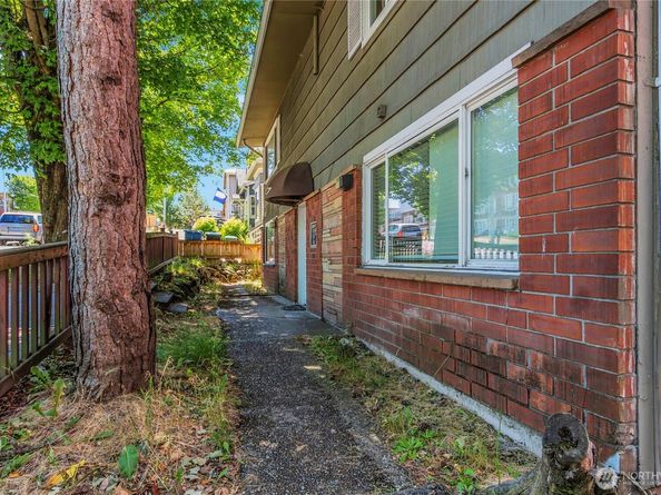 417 23rd Avenue 4, Seattle WA 98122