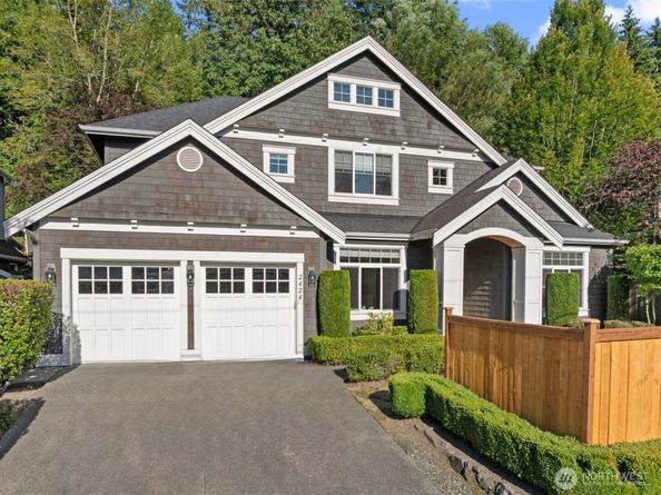 2424 108th Avenue NE, Bellevue WA 98004