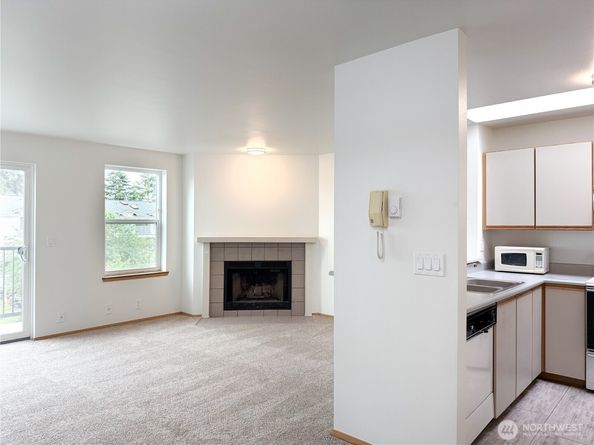 124 SW 154th Street 302, Burien WA 98166