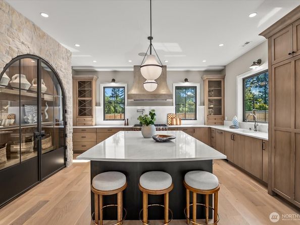 10789 SE 10th Street, Bellevue WA 98004