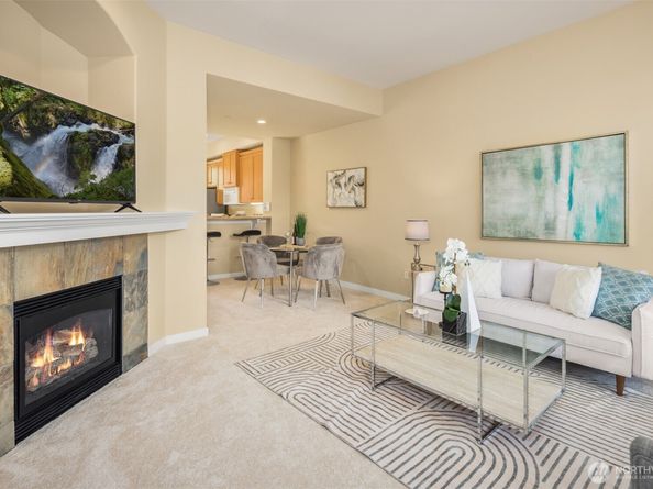 1387 Huckleberry Circle, Issaquah WA 98029