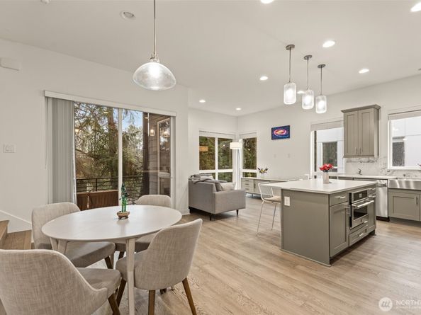 1118 124th Ct NE G2, Bellevue WA 98005