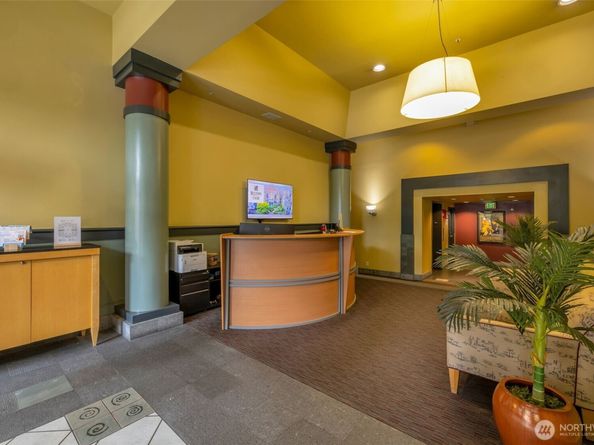 2414 1st Avenue 617, Seattle WA 98121