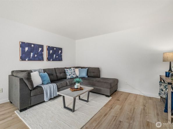 8747 Phinney Avenue N 12, Seattle WA 98103