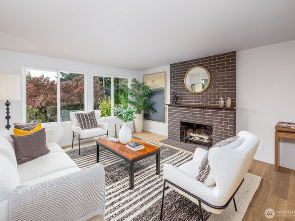 6048 28th Avenue NE, Seattle WA 98115