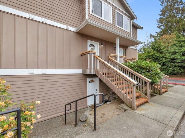 7220 Rainier Drive 101, Everett WA 98203