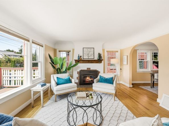 2316 41st Avenue SW, Seattle WA 98116