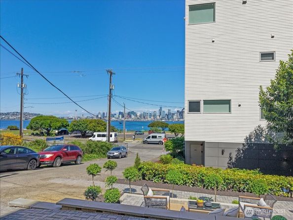 4011 SW Maryland Place, Seattle WA 98116