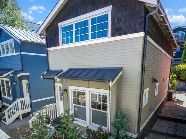 1613 21st Avenue B, Seattle WA 98122