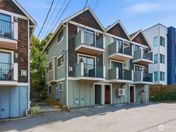 9243 35th Ave SW A, Seattle WA 98126