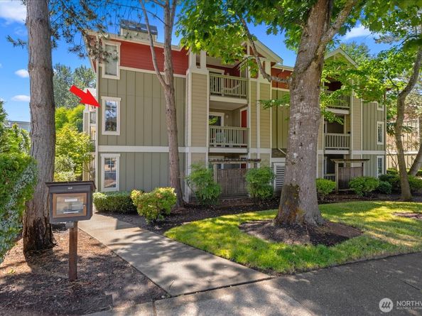 7711 NE 175th Street F202, Kenmore WA 98028