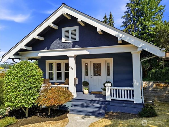 2716 Warren Avenue N, Seattle WA 98109