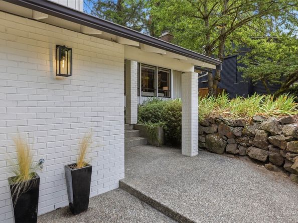 7520 86th Avenue SE, Mercer Island WA 98040