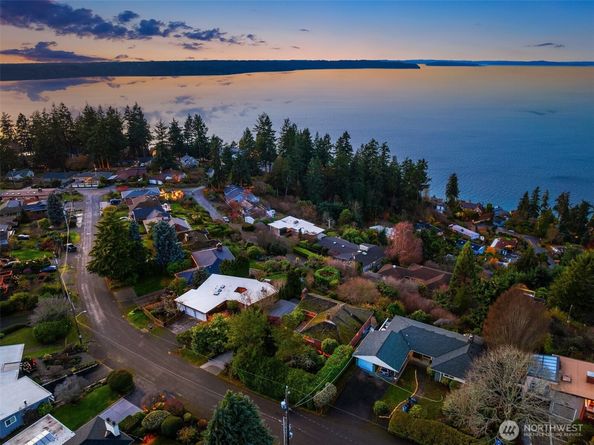 2802 SW 167th Place, Burien WA 98166