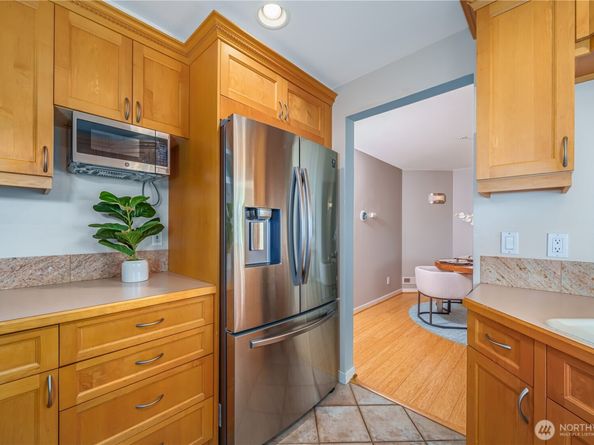 622 6th Avenue W 502, Seattle WA 98119