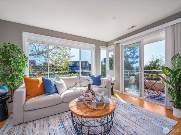 622 6th Avenue W 502, Seattle WA 98119