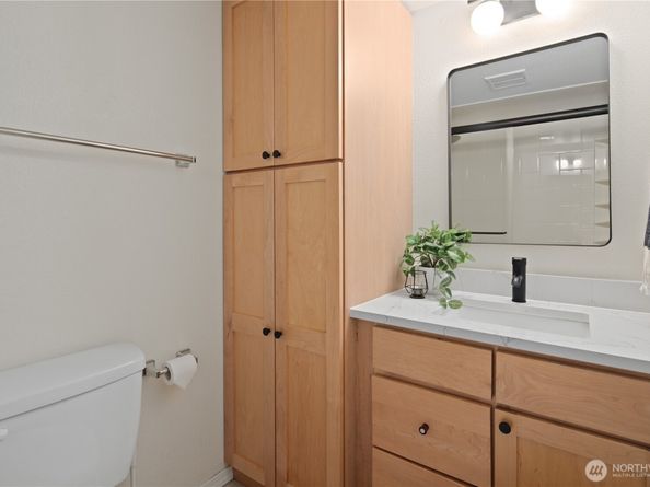 300 10th Avenue A302, Seattle WA 98122