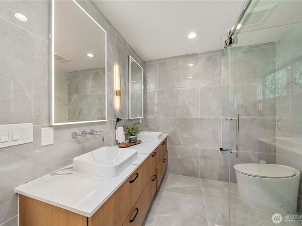 10823 SE 12th Street, Bellevue WA 98004